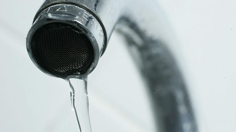 Water flowing from tap in Germany in 2007