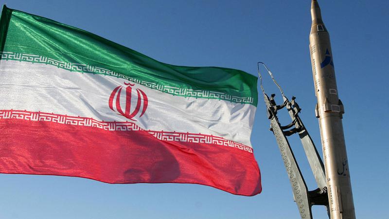 Iranian flag next to a missile in 2008