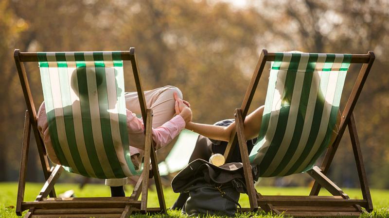 Couple in Green Park in London, England in 2014