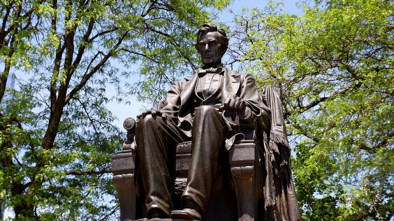 Abraham Lincoln statue sits in Grant Park in Chicago, Illinois 