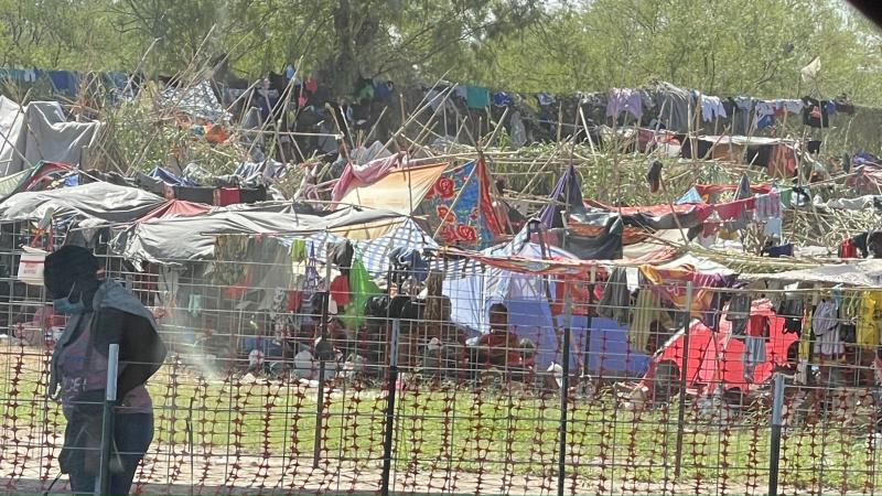 Del Rio-Ciudad Acuna International Bridge, illegal immigrants