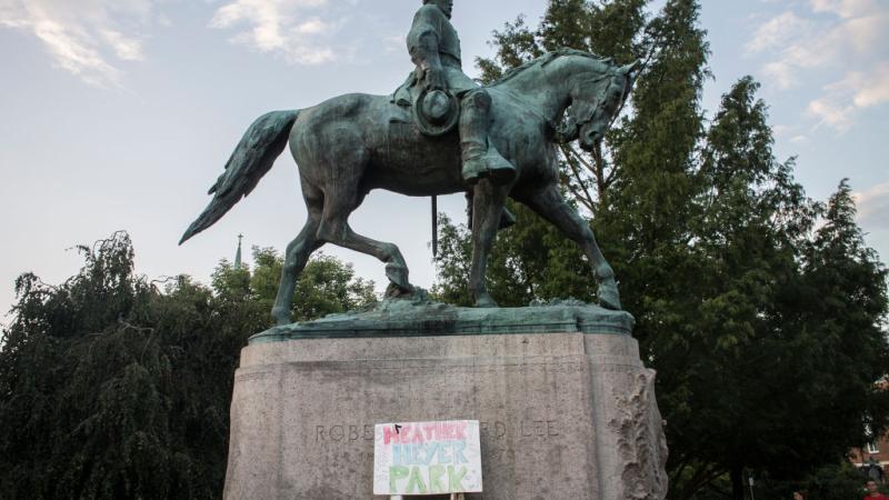 Staue of Conferderate General Robert E. Lee in Charlottesville, Va.