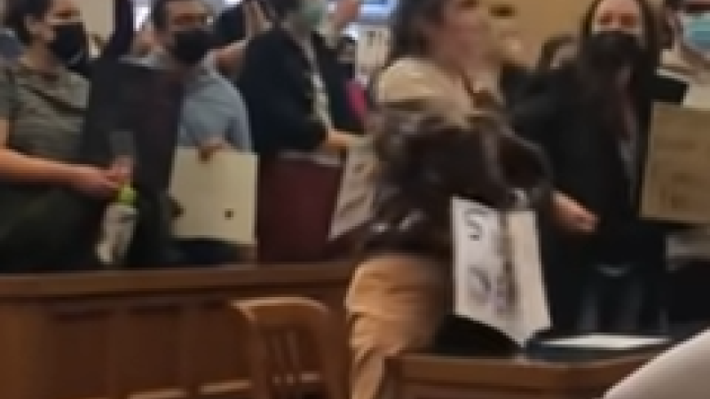 Yale Law School students try to shut down Federalist Society event