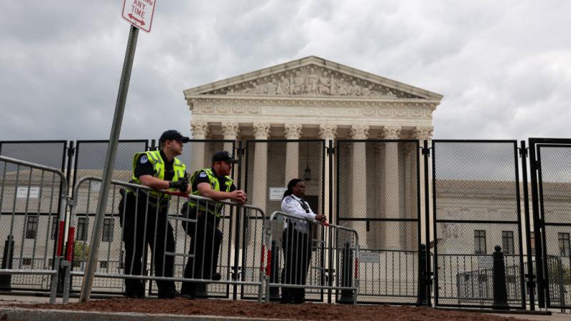 Officers guarding the Supreme Court, May 5, 2022