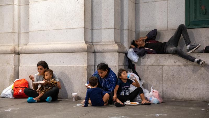 Migrant family, Washington, D.C., July 12, 2022
