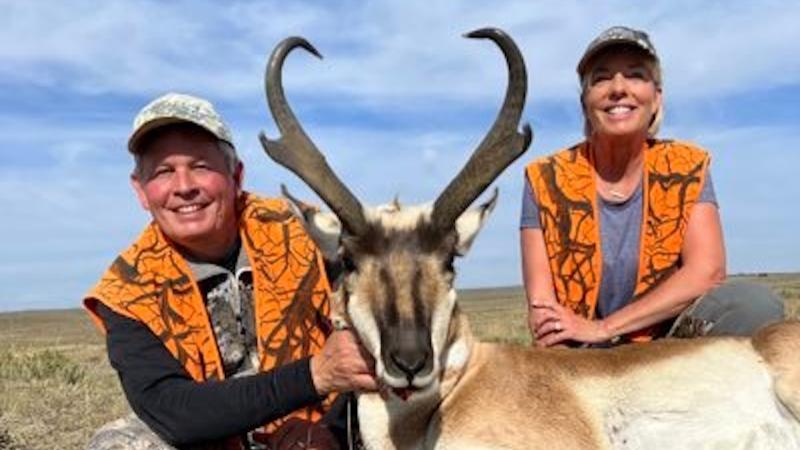 Steve Daines, Cindy Daines, hunting
