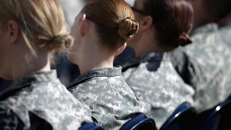 Female soldiers, Arlington, Va., March 31, 2015