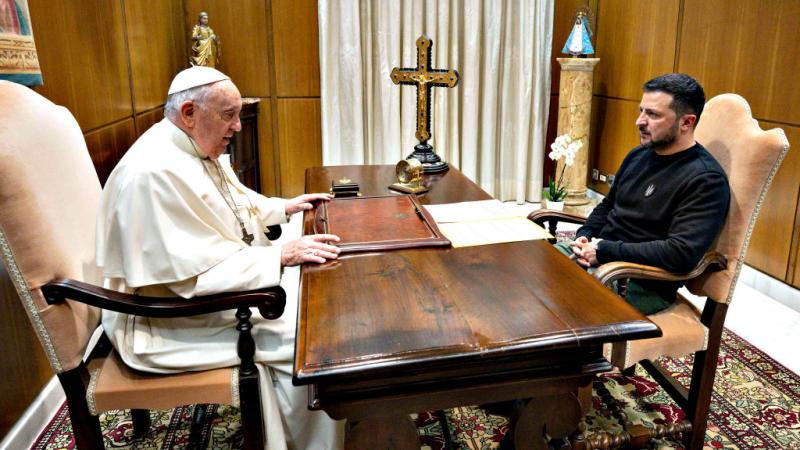 Pope Francis meets with Ukraine President Zelensky