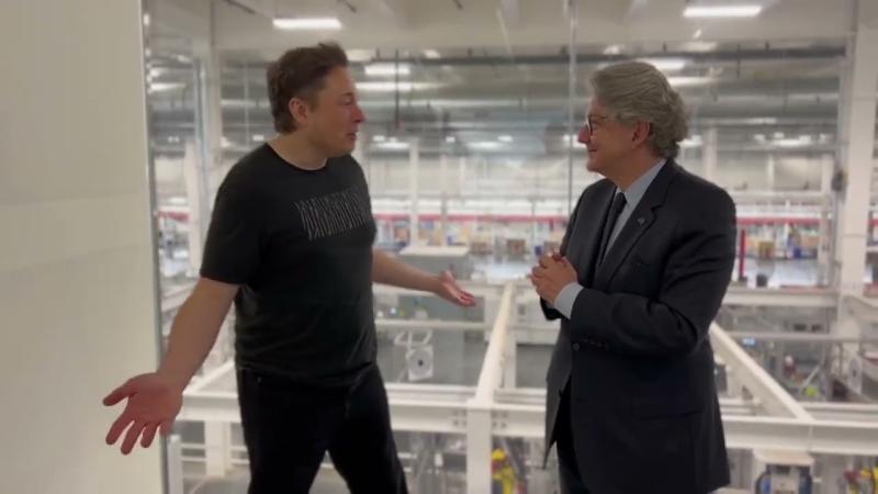 Elon Musk with European Union Internal Market Commissioner Thierry Breton