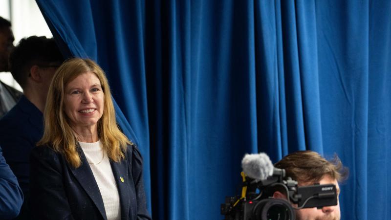US Vice President and Democratic presidential candidate Kamala Harris's campaign Chief of Staff Sheila Nix, watches her speak at the campaign headquarters in Wilmington, DE on July 22, 2024.