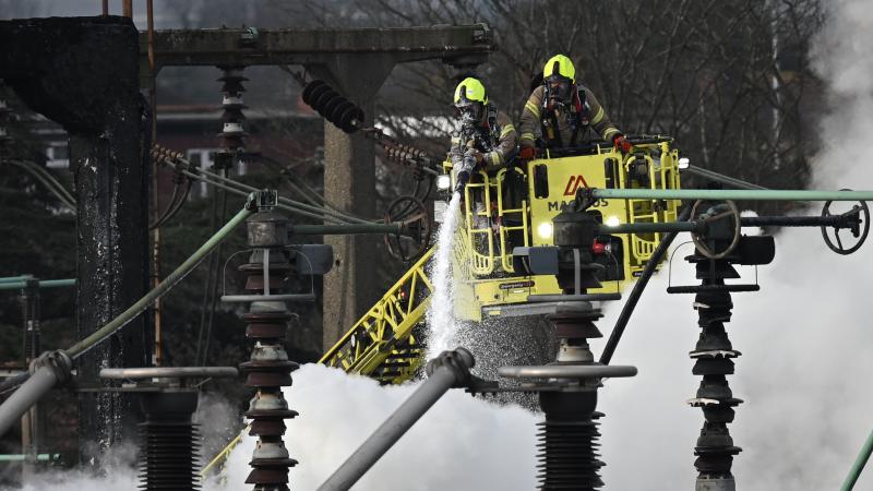 A fire at the North Hyde electricity substation in Hayes has caused a significant power outage at Heathrow Airport leading to all flights in and out to be cancelled until midnight tonight affecting around 200,000 passengers