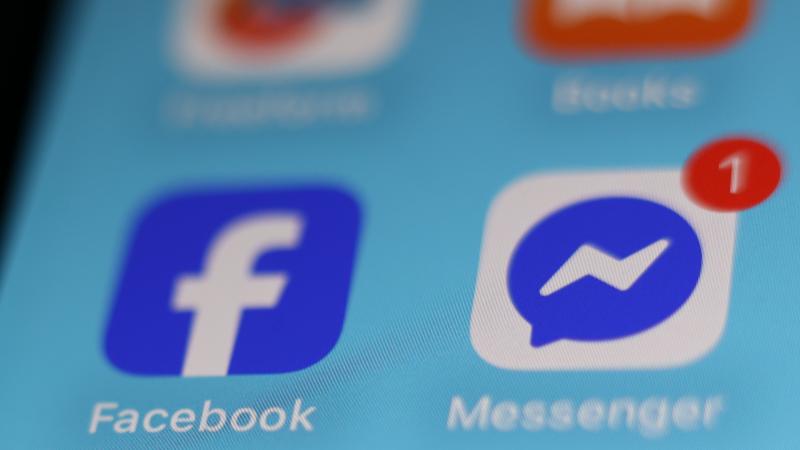 Facebook and Facebook Messenger app icons