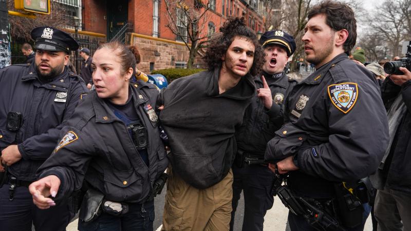 A man arrested outside NYC mayor's mansion