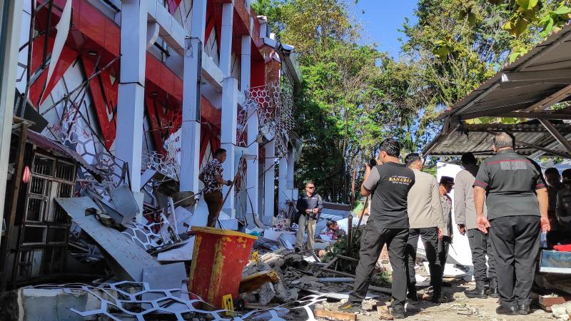 Earthquake damage in Indonesia