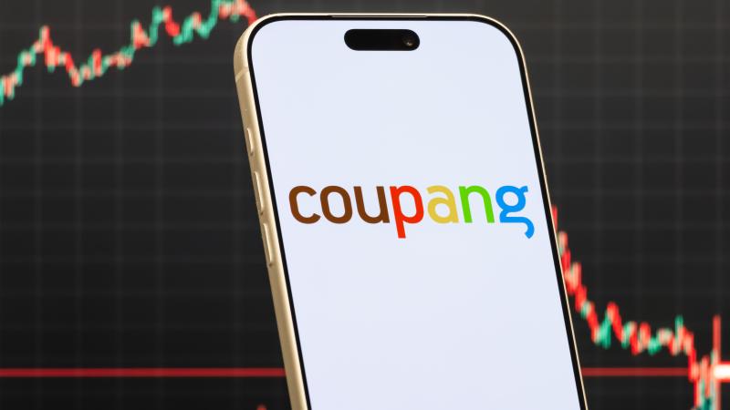  Coupang Logo Shown on Smartphone with Latest Stock Market Chart