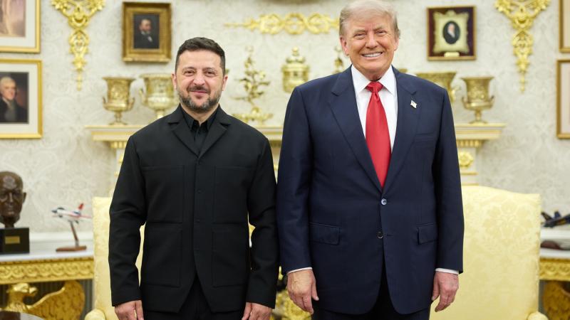  Zelensky meets with Trump at White House