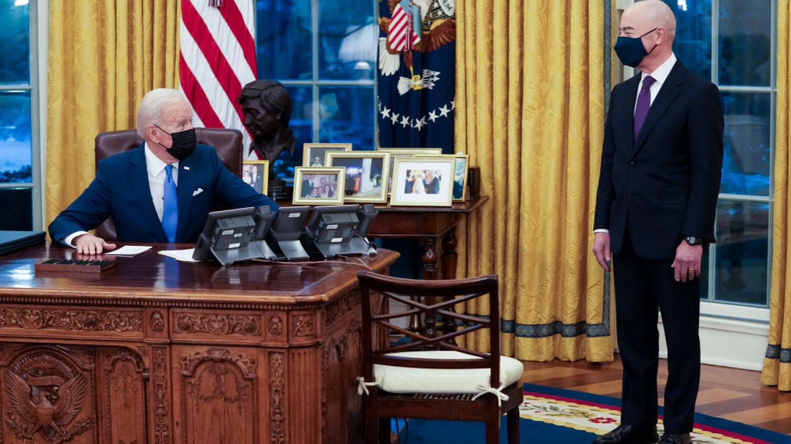Joe Biden, Alejandro Mayorkas